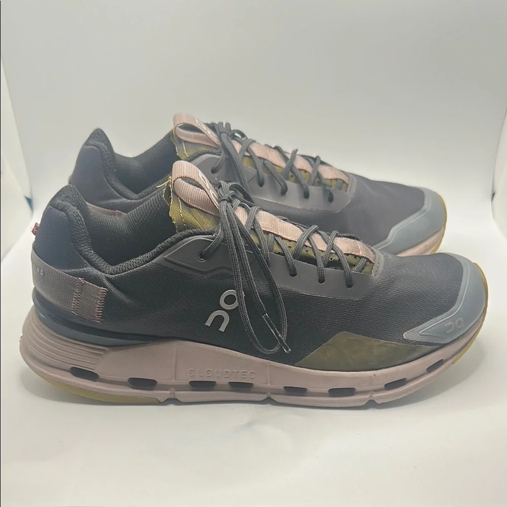 On Running Black and Green Athletic Shoes Streamlined Design
